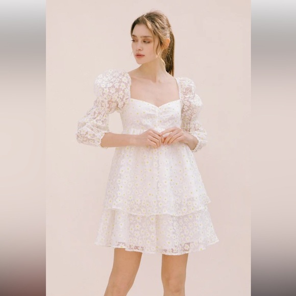 Storia White Daisy Puff Sleeve Mini Dress Size S - Picture 2 of 12